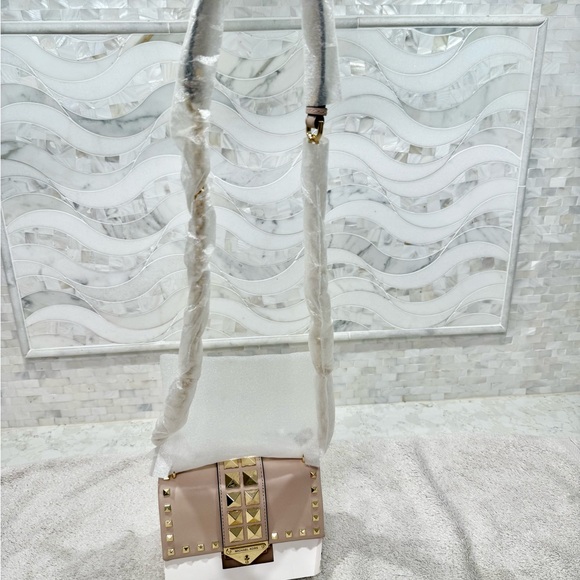 NWT Michael Kors Blush Pink, Cream and Gold Crossbody Bag with Studded Details - Picture 2 of 9